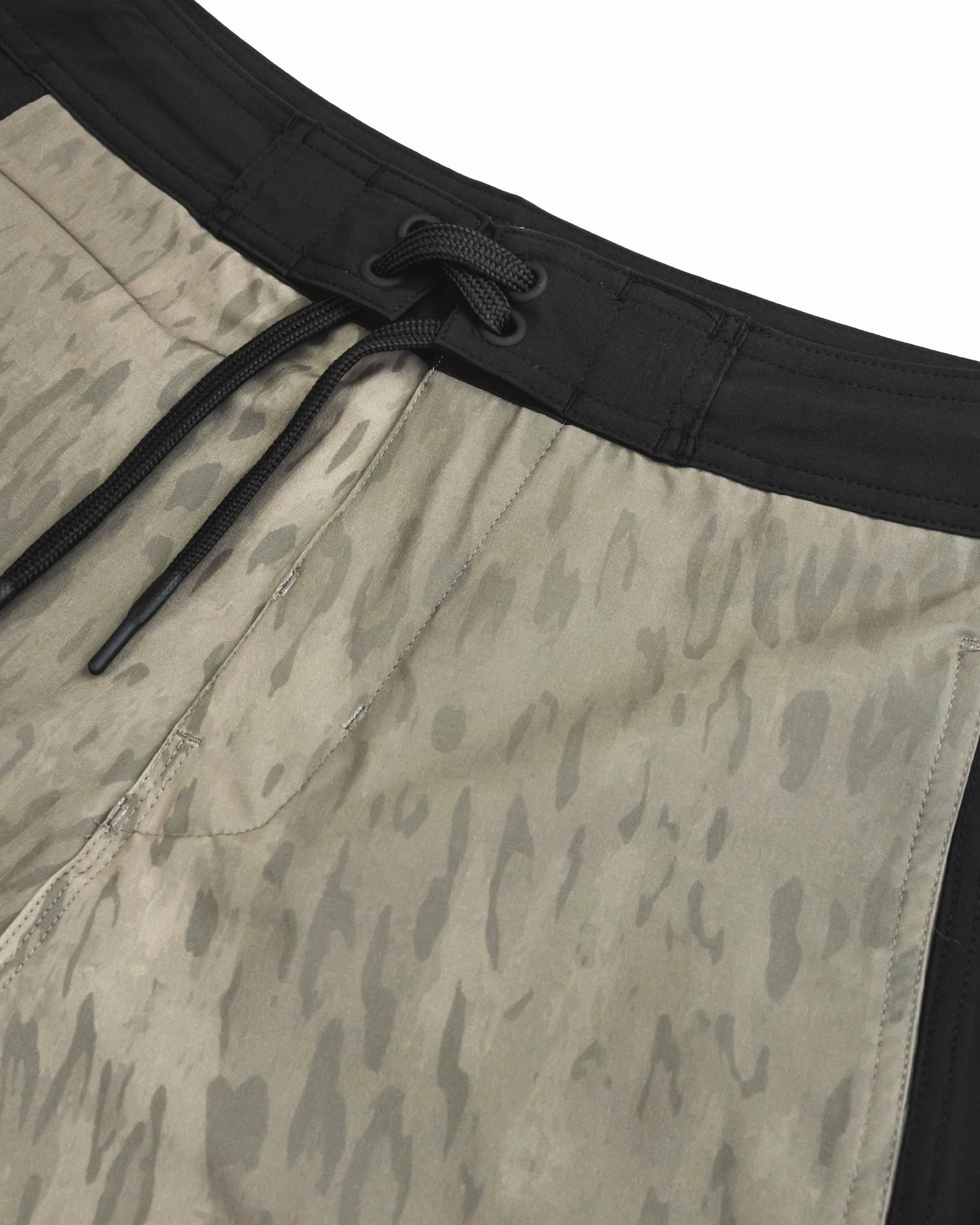 Peninsula 18" Cole Houshmand Boardshorts - Image 3
